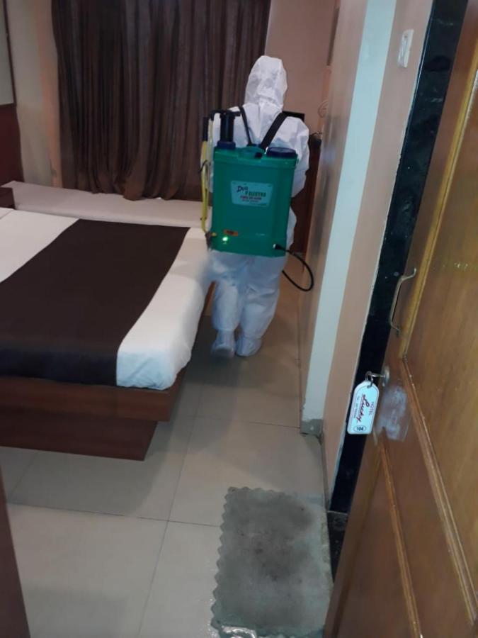 Lucky Hotel Goregaon Мумбай Екстериор снимка