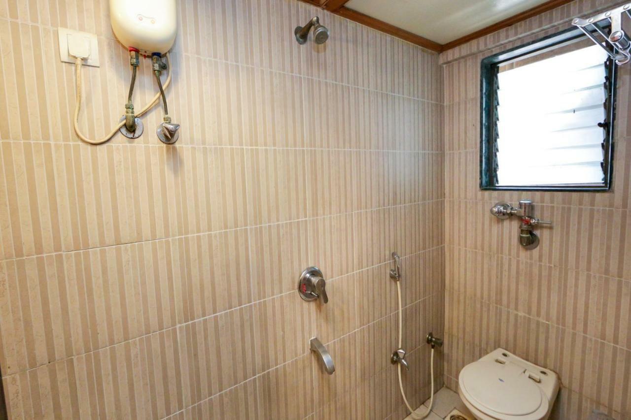 Lucky Hotel Goregaon Мумбай Екстериор снимка