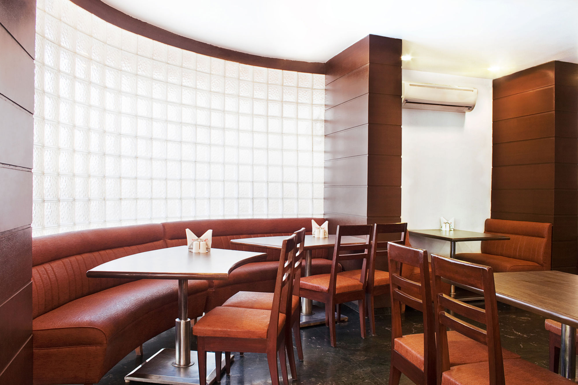 Lucky Hotel Goregaon Мумбай Екстериор снимка